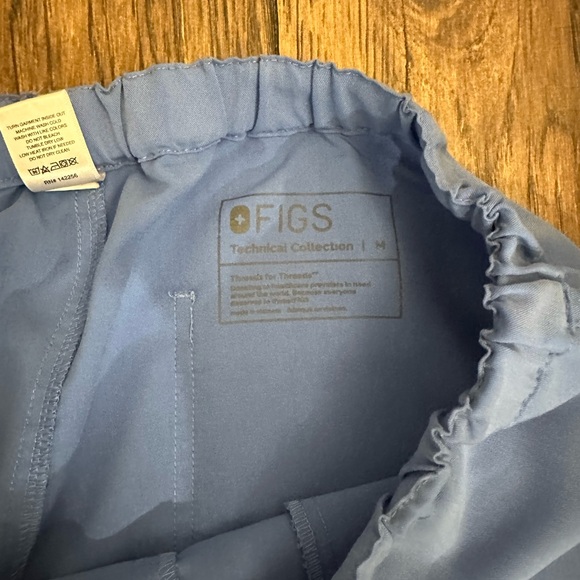 Men’s Medium Figs Scrub Pant - Picture 3 of 5